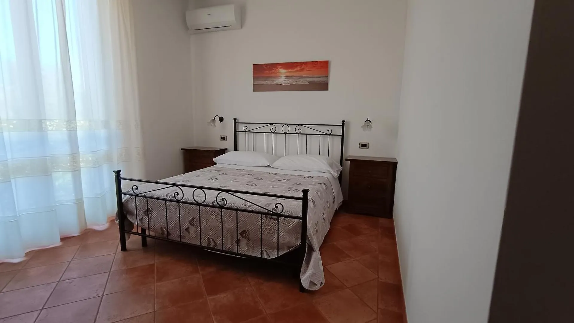 B&B Il Girasole - Rooms & House In Country - Air Conditioned - 1500 Meters From Historic Center Montepulciano Italy